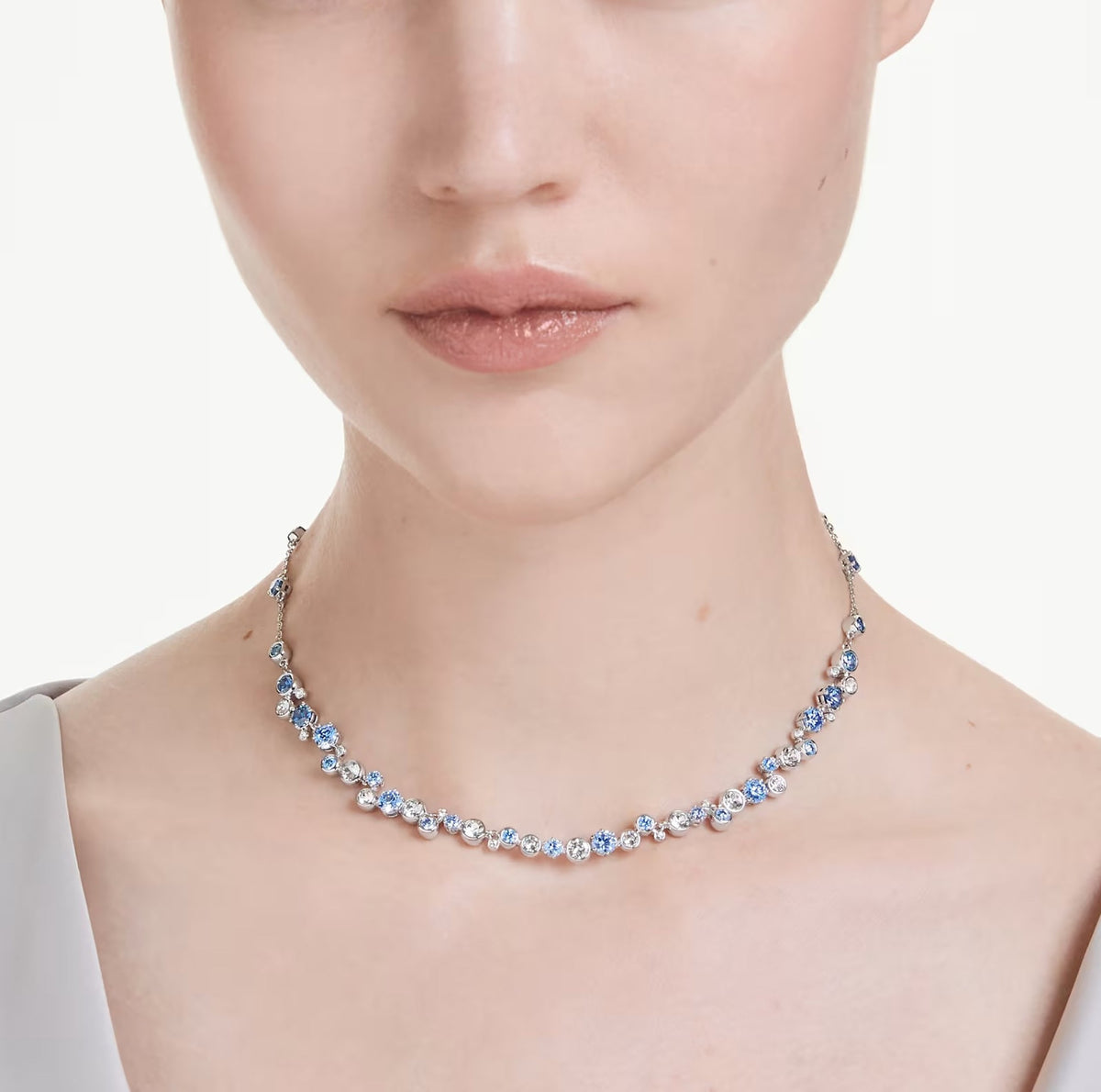 Karina Blue Round Necklace