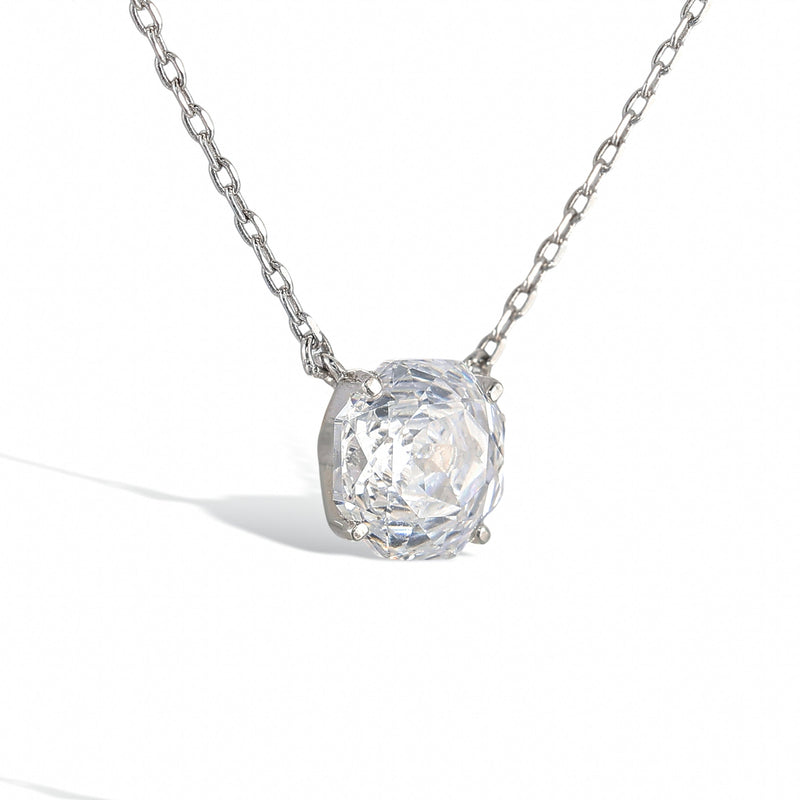 Lætitia White Floral Necklace