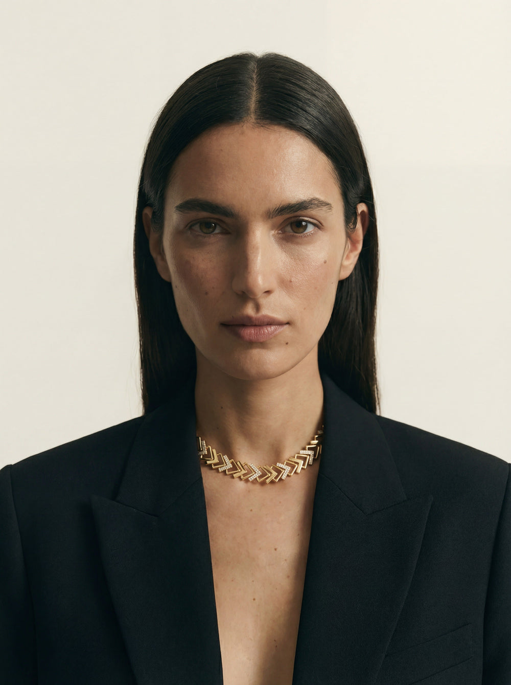 Léa 14K Gold V Shape Necklace