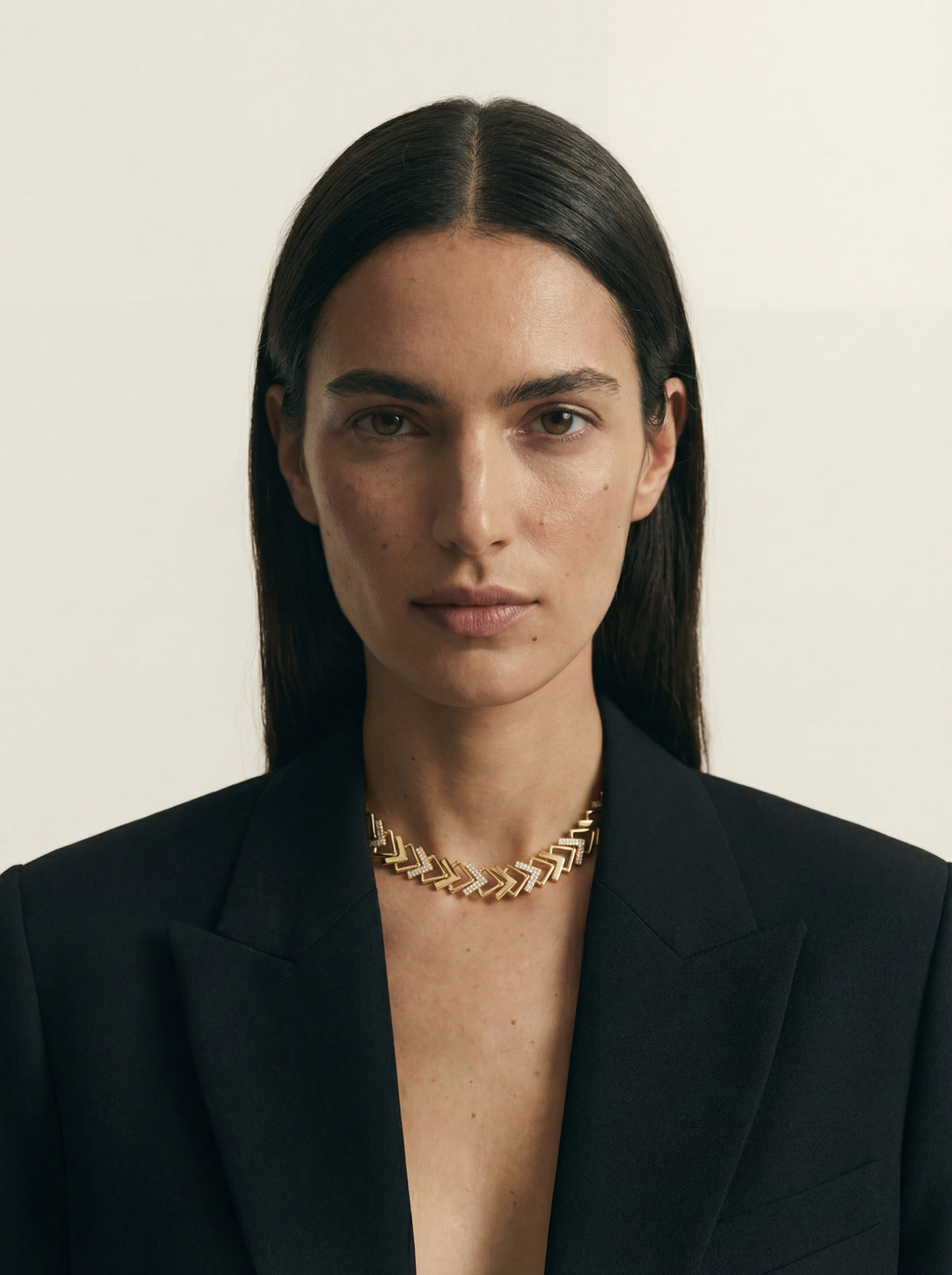 Léa 14K Gold V Shape Necklace