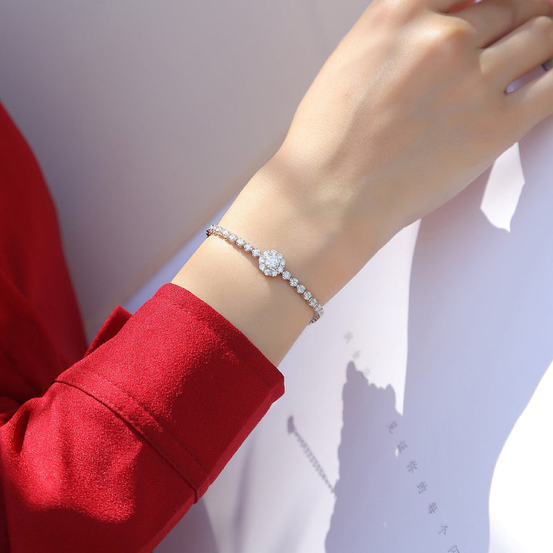 Léandreline White Floral Bracelet