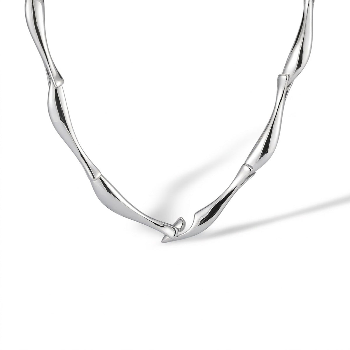 Linda 14K Gold Curve Necklace
