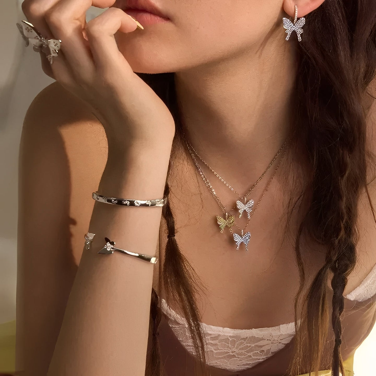 Marbré White Butterfly Open Bangle