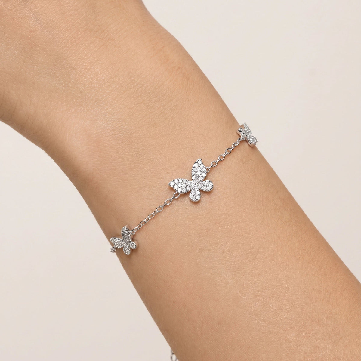 Meinlind White Butterfly Moissanite Bracelet