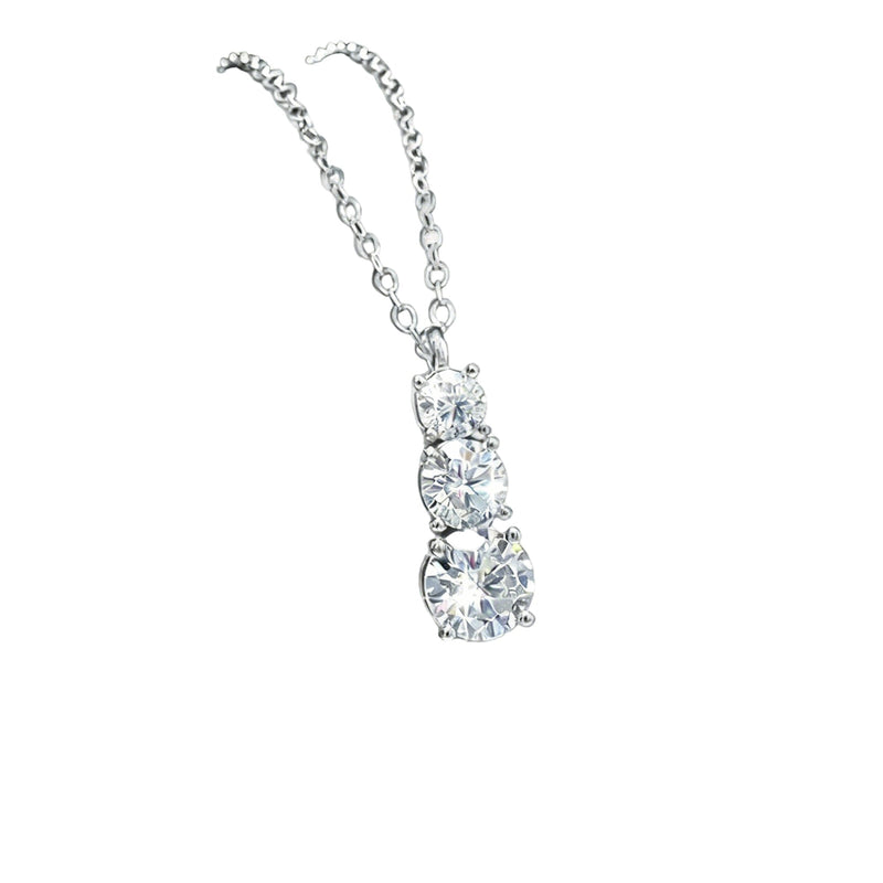 Noémie White Round Necklace