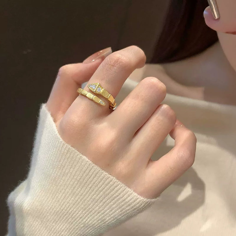 Nordhild 14K Gold Snake Moissanite Ring