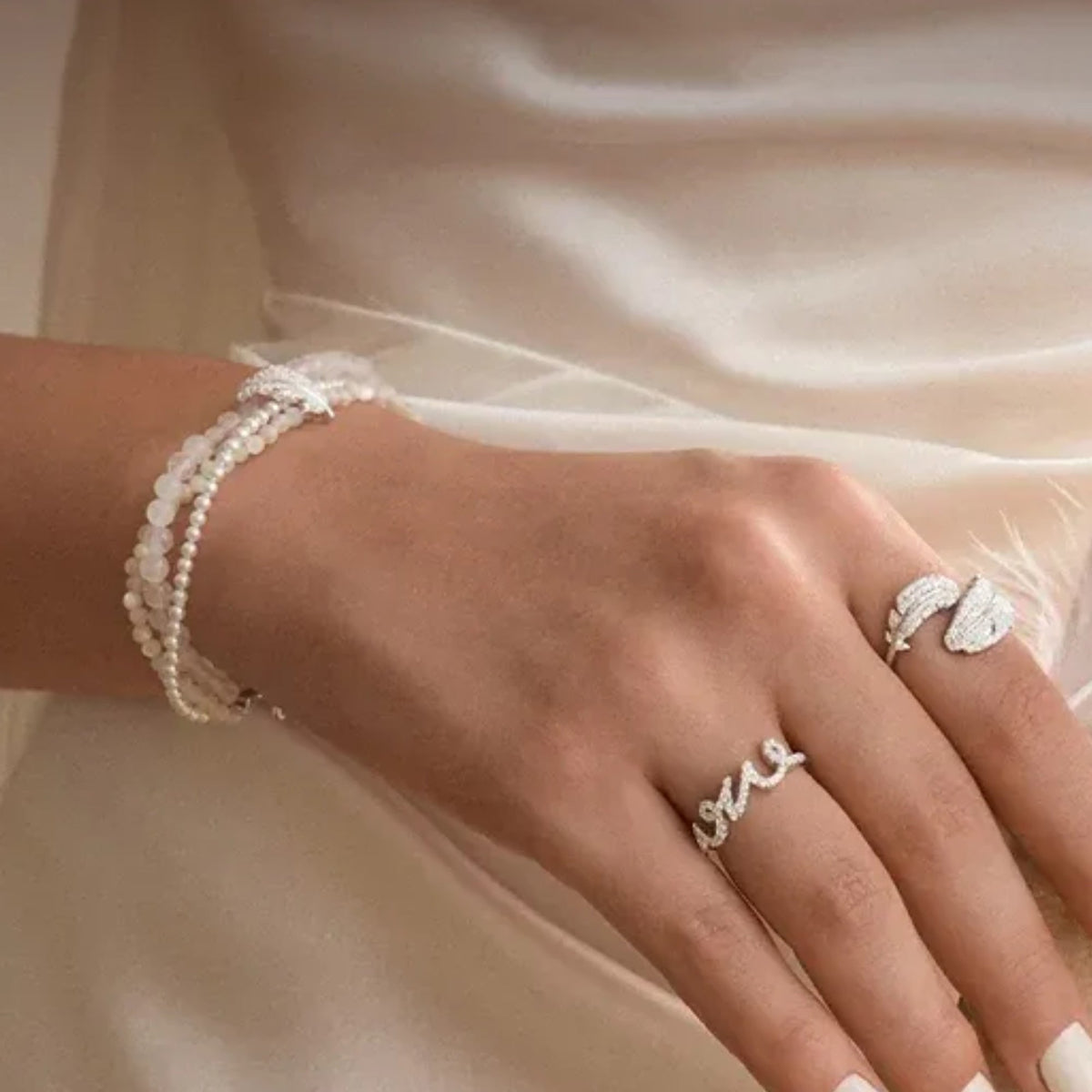 Perline White Wave Ring