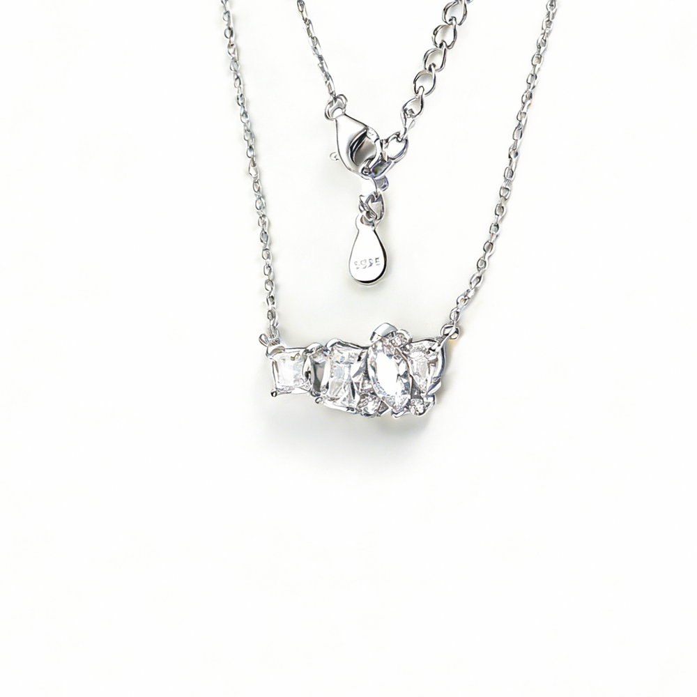 Roxelane White Necklace