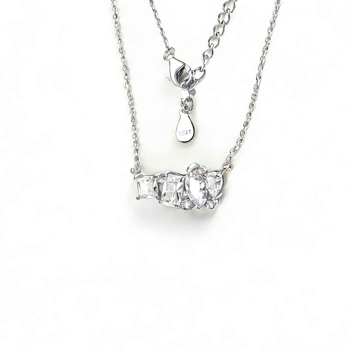 Roxelane White Necklace