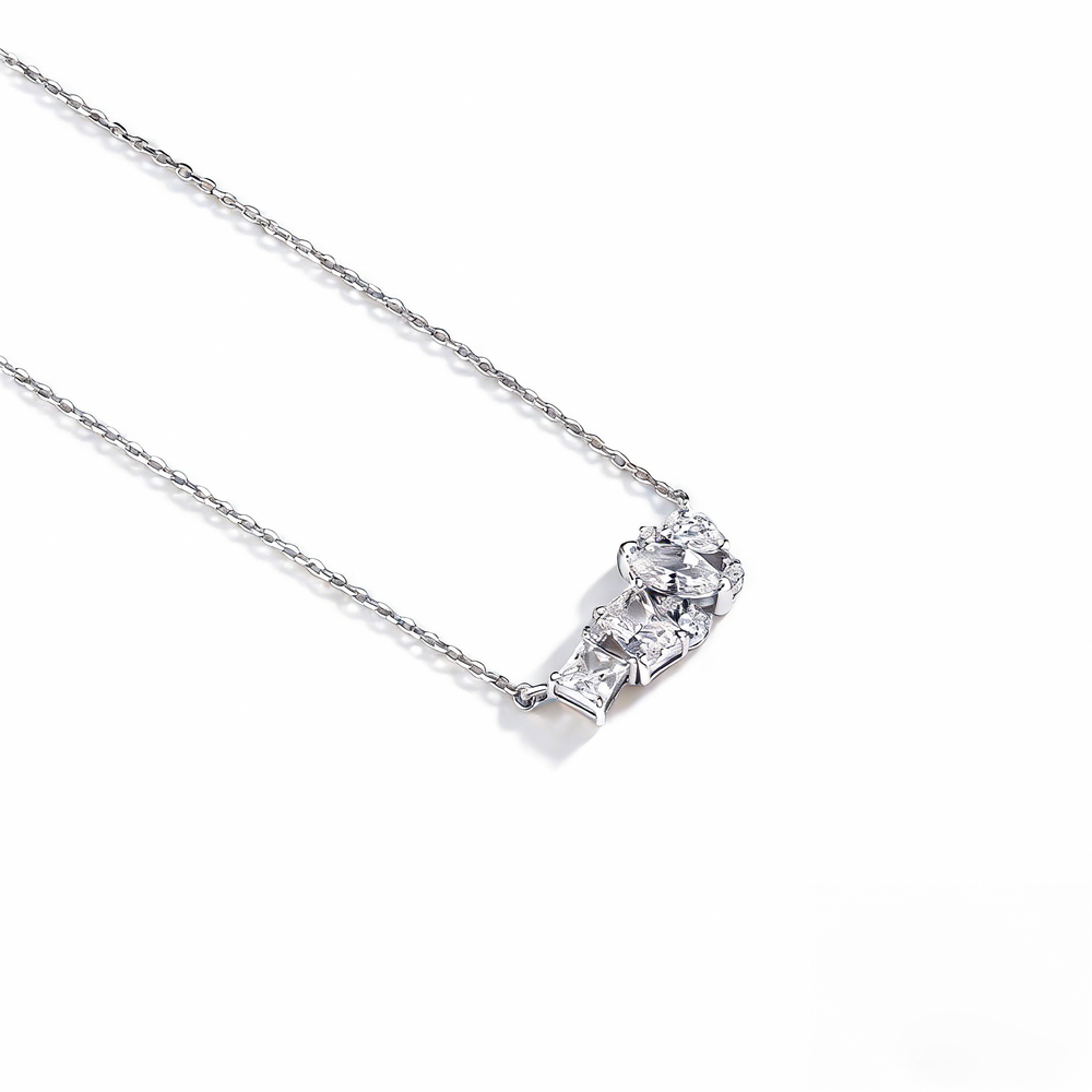 Roxelane White Necklace