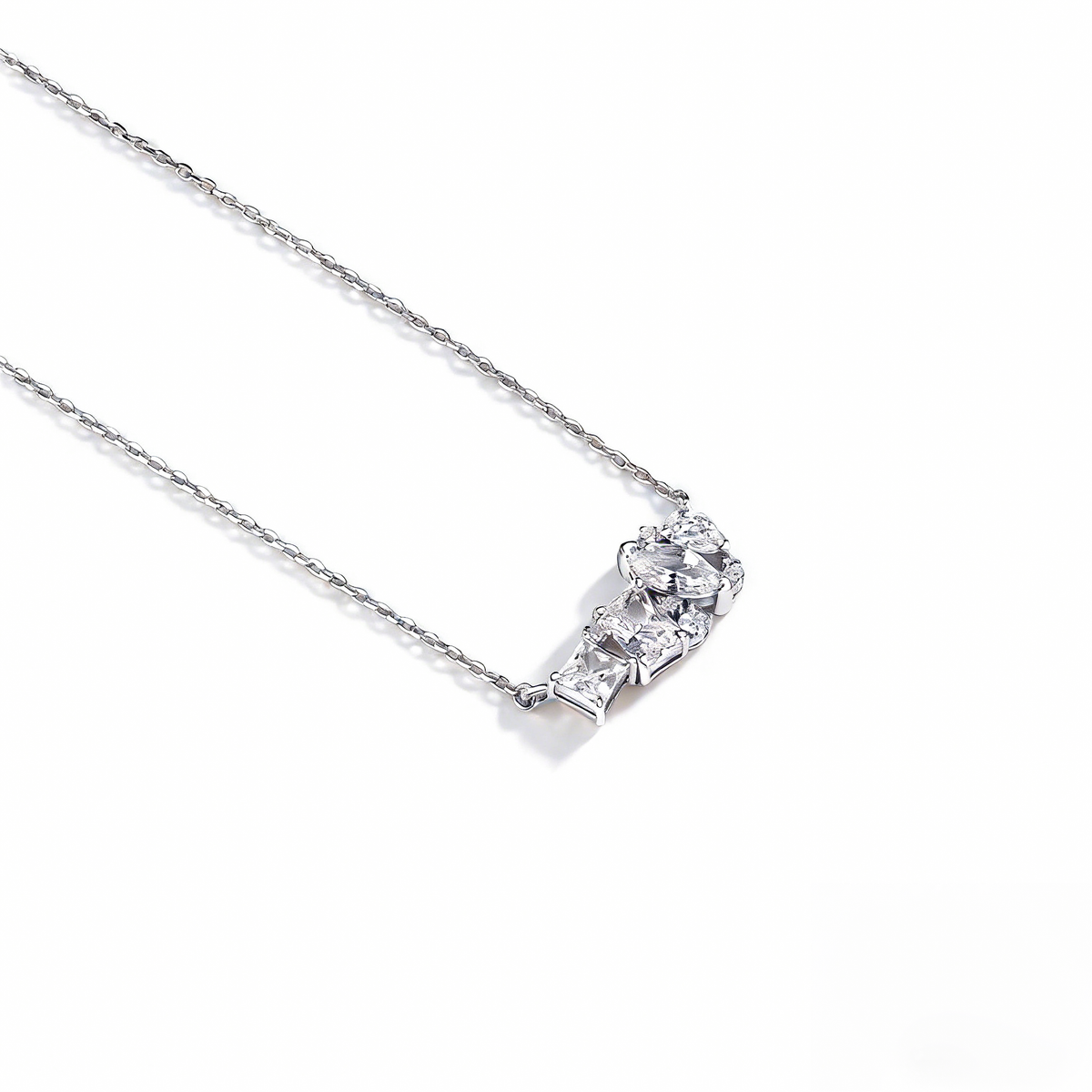 Roxelane White Necklace