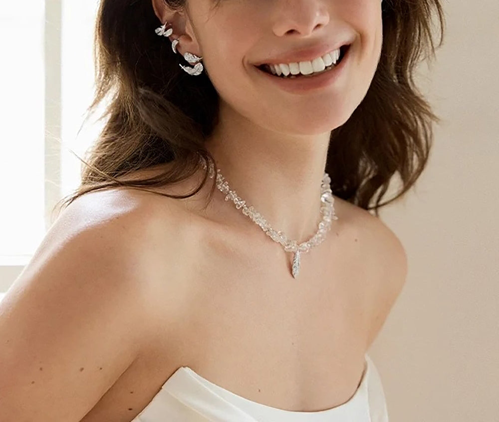 Solène White Feather Earrings