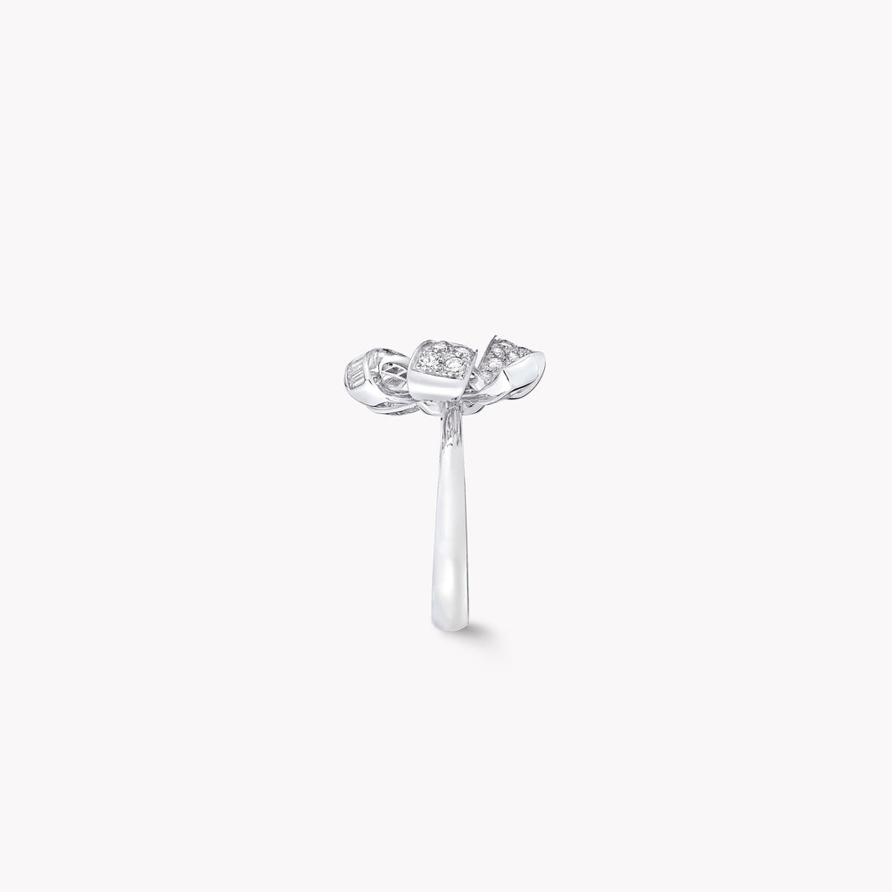 Stylisé White Butterfly Ring