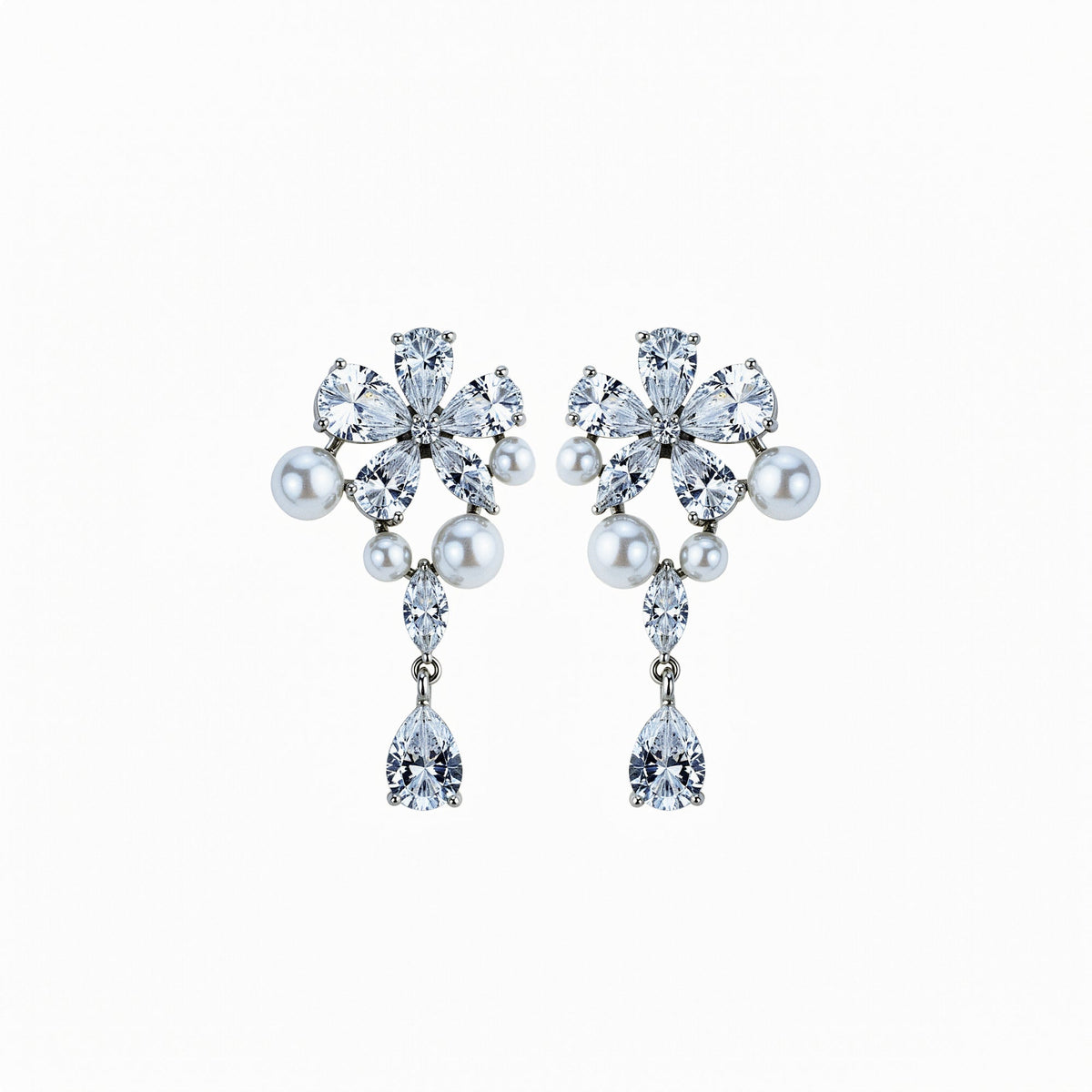 Symétrique White Snowflake Pearl Earrings