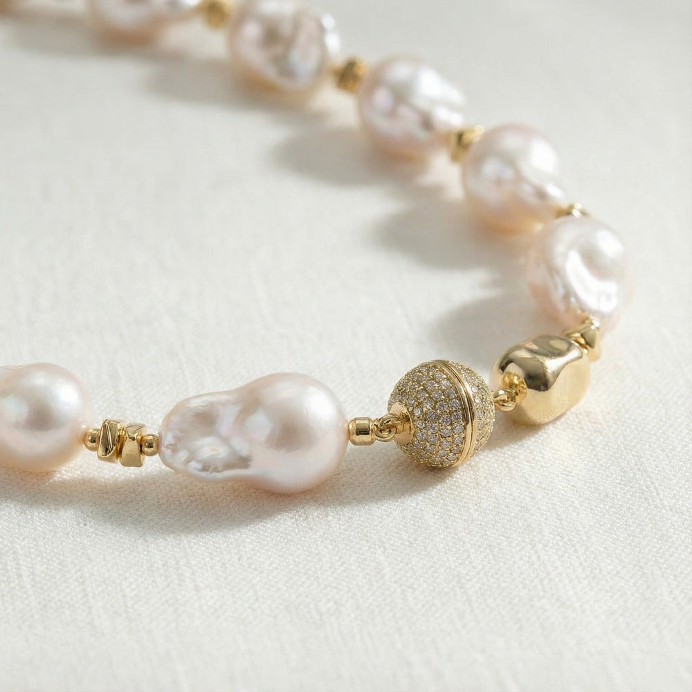 Témoin de bonheur Baroque Pearl Necklace