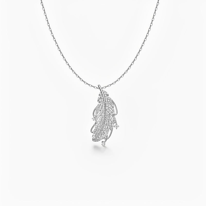 Thérèse White Feather Necklace