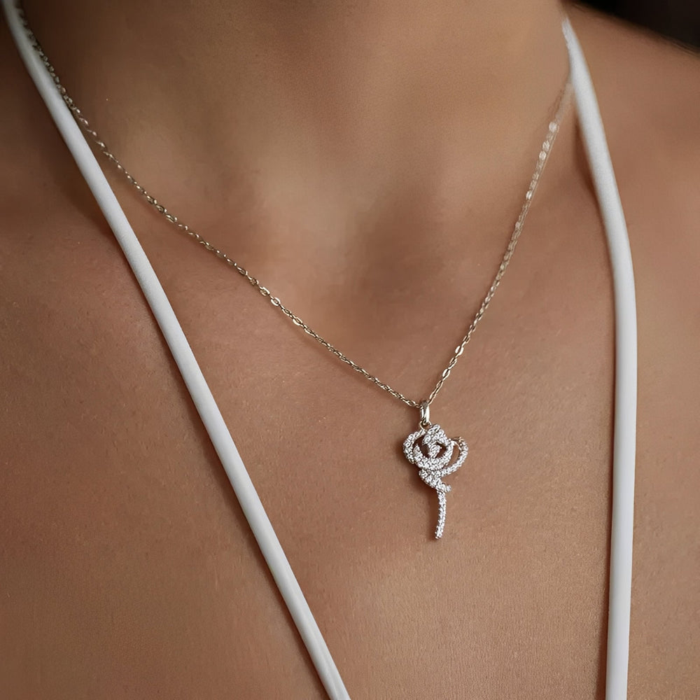 Zoé White Floral Necklace